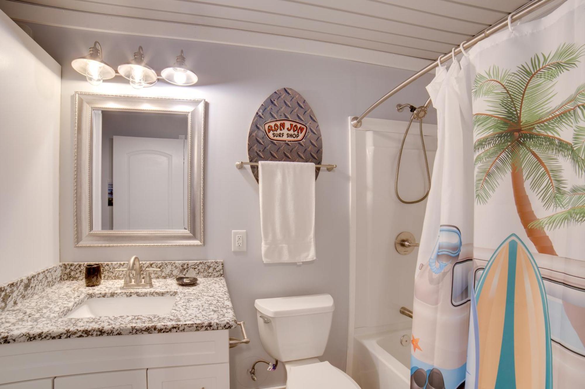 Ocean Isle Beach Studio With Patio - 1 Mi To Pier! Exterior photo